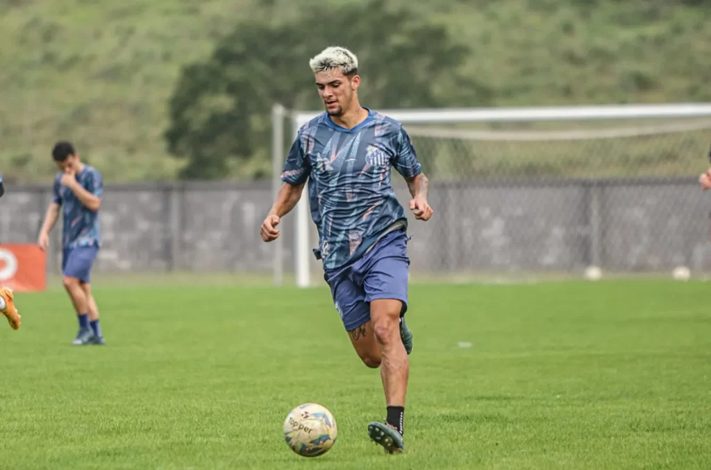 Treino do Caravaggio no Estádio da Montanha em preparação para o confronto com o Metropolitano pela Copa Santa Catarina Sub-21