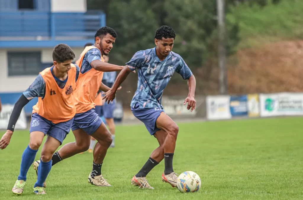 Treino do Caravaggio no Estádio da Montanha em preparação para o confronto com o Metropolitano pela Copa Santa Catarina Sub-21