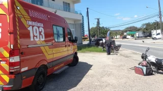 Ciclista fica ferida após colidir em motocicleta em Morro da Fumaça