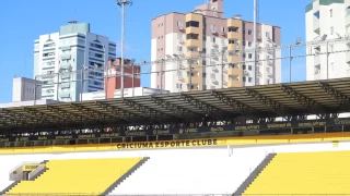 Estádio Heriberto Hülse, que será palco de Criciúma x Athletico Paranaense, que terá ingressos à venda