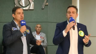 Ricardo Guidi e Vaguinho Espíndola durante debate promovido pela Rádio Cidade em Dia e Portal SCTodoDia nesta segunda-feira (09)