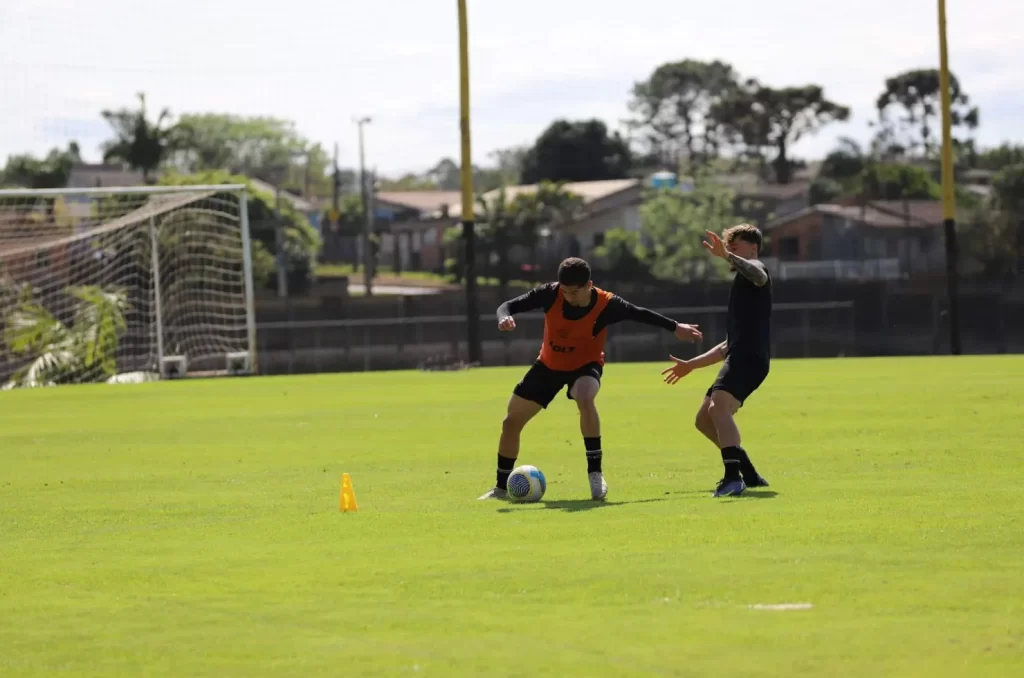 Treino do time Sub-23 do Criciúma no Centro de Treinamento Antenor Angeloni, preparando-se para o Campeonato Brasileiro de Aspirantes