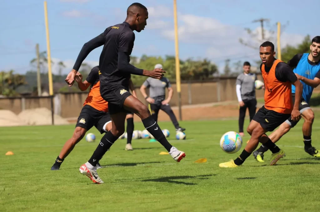 Treino do time Sub-23 do Criciúma no Centro de Treinamento Antenor Angeloni, preparando-se para o Campeonato Brasileiro de Aspirantes