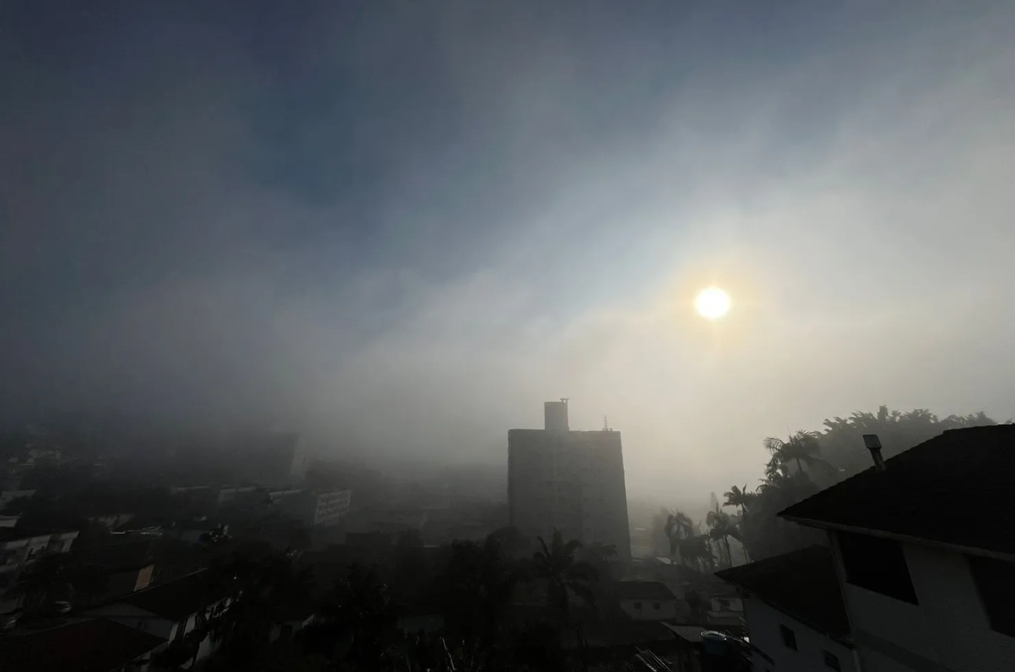 Criciúma amanhece debaixo de neblina, mas sol irá aparecer