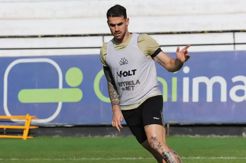 Criciúma realiza treino tático para enfrentar Athletico Paranaense na Série A