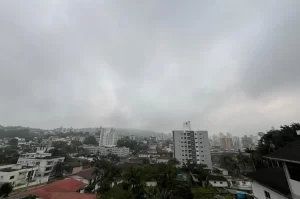 Criciúma terá quarta-feira abafada; chuva aparece na quinta