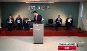 Vaguinho pressiona Guidi sobre prisão de Salvaro e debate pega fogo