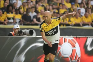 ‘É um clube muito bom’: disse Dudu sobre adaptação ao Criciúma