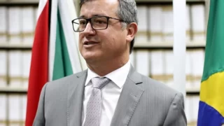 Fabris não descarta rever contratos da Central Funerária de Criciúma