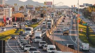 Imagem da rodovia BR-101 em Santa Catarina, que terá um estudo sobre seu contrato de concessão apresentado pela Fiesc