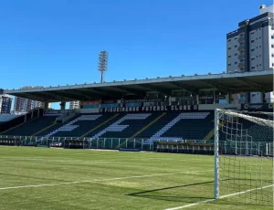Portas fechadas ou acerto de contas? Assembleia definirá futuro do Figueirense