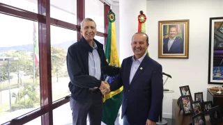 overnador Jorginho Mello e CEO da Copa Airlines, Pedro Heilbron, durante reunião no Centro Administrativo de Santa Catarina