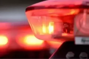 Homem é preso após ameaçar esposa e filho com arma branca