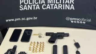 Material apreendido durante operação em Içara