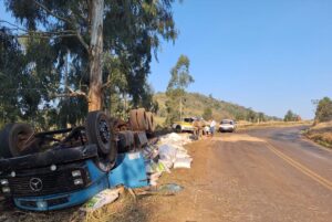 Caminhão tomba e motorista morre em acidente na SC-154