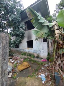 Incêndio destrói casa abandonada perto do Estádio Scarpelli
