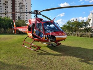 Criança de 2 anos é atendida após convulsão em praia de Florianópolis