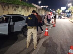 Operação na BR-101 flagra 35 motoristas embriagados