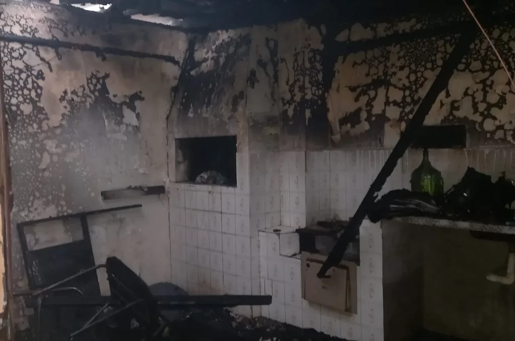 Incêndio em depósito de loja em Içara