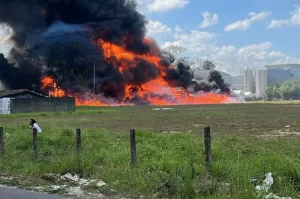 Indústria Química é atingida pelo fogo em Criciúma