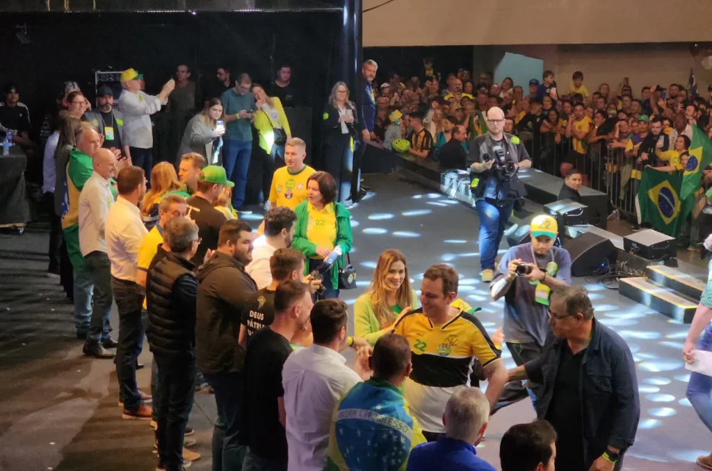 Jair Bolsonaro participa de comício de Ricardo Guidi em Criciúma, com a presença de lideranças do Partido Liberal