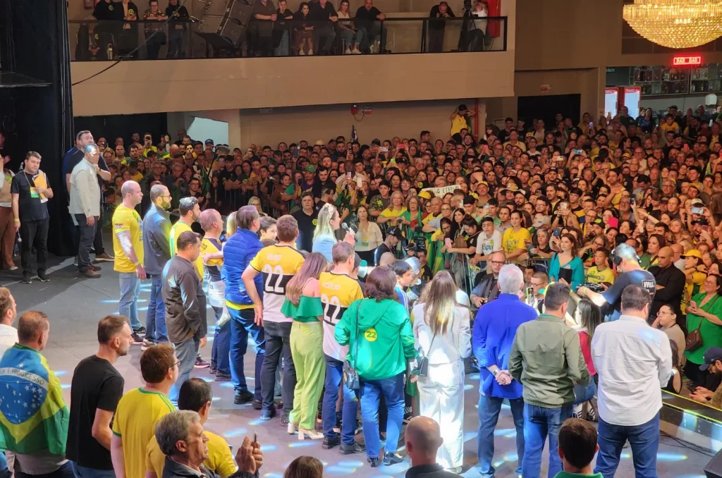 Jair Bolsonaro participa de comício de Ricardo Guidi em Criciúma, com a presença de lideranças do Partido Liberal