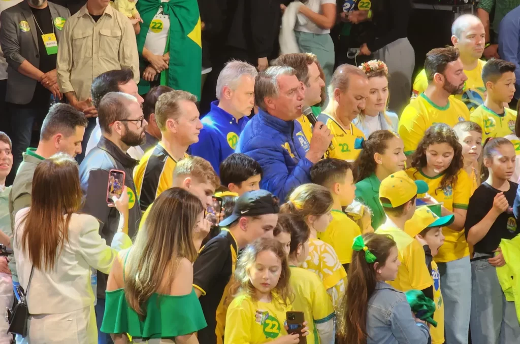 Jair Bolsonaro participa de comício de Ricardo Guidi em Criciúma, com a presença de lideranças do Partido Liberal