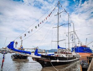 Navio-escola do Uruguai atraca em São Francisco do Sul