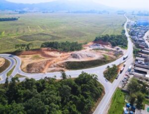 Obras da na BR-470 bloqueiam trânsito na quinta-feira