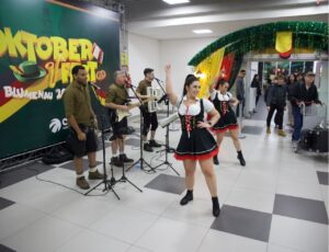 Oktoberfest 2024 terá quase 200 voos extras em Navegantes