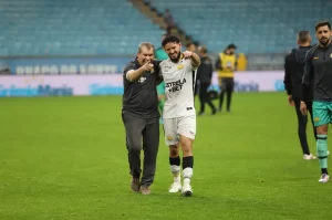 ‘Os humilhados serão exaltados’, reflete Tencati após vitória do Criciúma