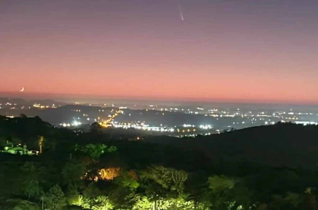 Cometa visto no Parque Astronômico de Criciúma