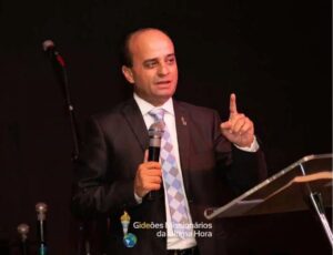Pastor que caiu do telhado será repultado hoje, em Camboriú