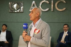 Ferrarezi e Kaminski afastam especulações e seguem na disputa