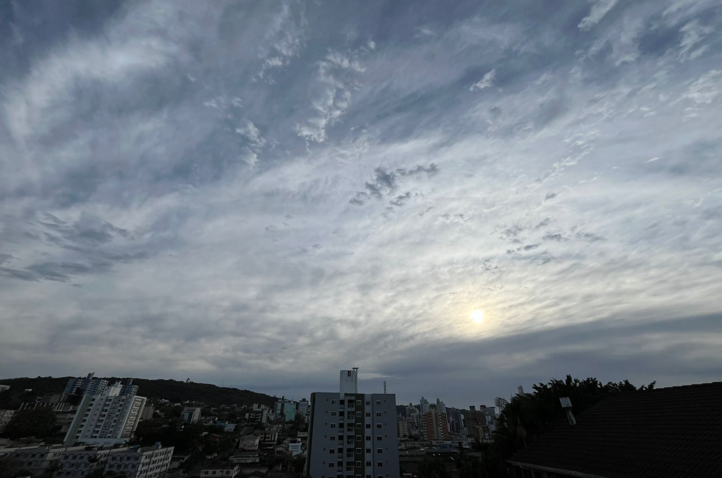 Quarta-feira de sol e com tempo agradável em Criciúma