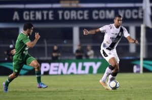 Chapecoense supera a Ponte Preta e volta a vencer após 10 jogos no Brasileirão da Série B