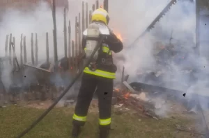 Residência pega fogo em São João do Sul