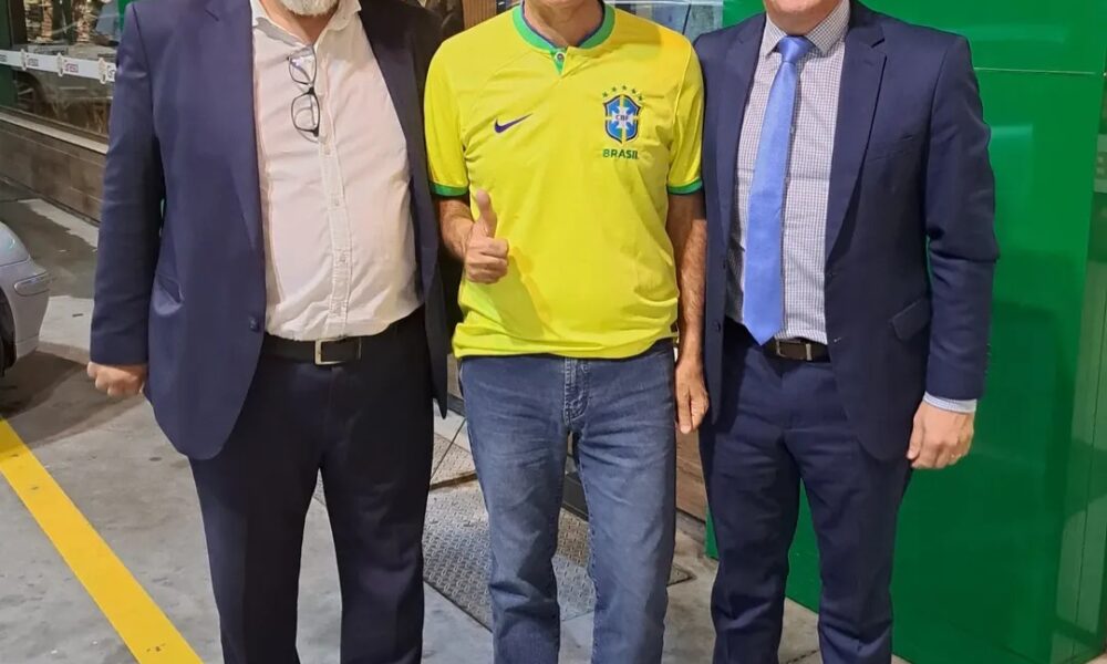 A primeira foto de Salvaro depois de 23 dias preso