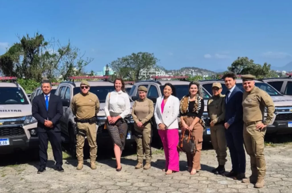 Camila Pintarelli durante visita à Secretaria de Segurança Pública de Santa Catarina