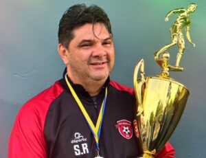 [Podcast] Terra de Seedorf e Gullit, Suriname tem futebol a ser lapidado, indica brasileiro campeão no país