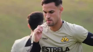 Serginho durante treino do Criciúma