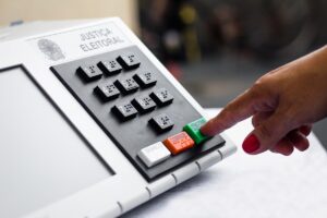 Vaguinho lidera pesquisa TN/Incope com 35%
