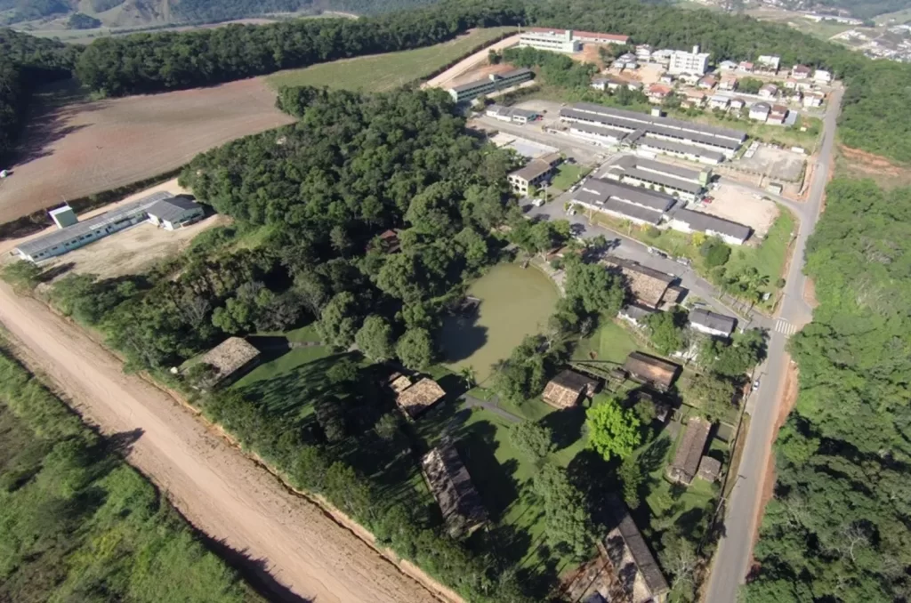 Vista aérea da Unibave, que comemora os 50 anos da Febave