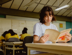 Universidade Gratuita beneficia mais de 23 mil estudantes no segundo semestre