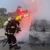 Veículo completamente incendiado em Araranguá