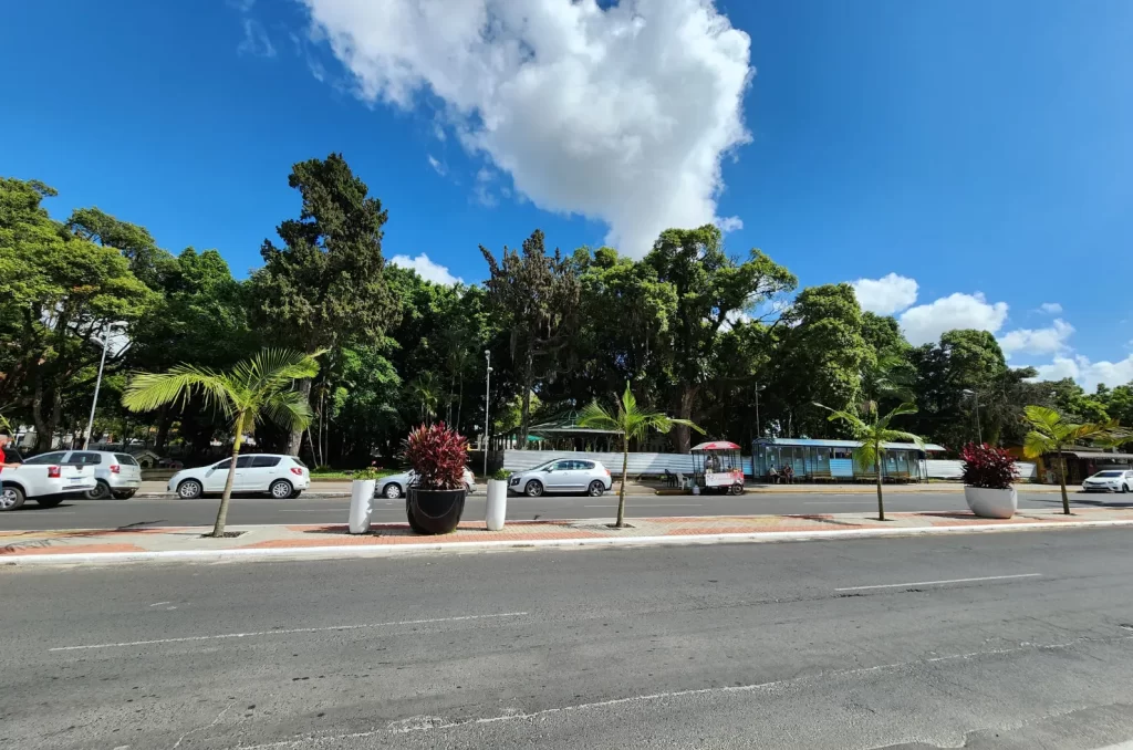 Trecho interditado da Avenida Sete de Setembro, entre as Avenidas Getúlio Vargas e Coronel João Fernandes