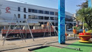 Começa a montagem da estrutura para o Desfile de 7 de Setembro de Tubarão