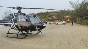 [VÍDEO] Criança desaparece no mar e irmão adolescente é resgatado em Garopaba