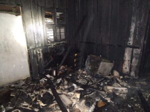 [VÍDEO] Incêndio provoca destruição em residência em Criciúma