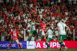 Chapecoense é derrotada pelo Vila Nova e sequência de recuperação no Brasileirão da Série B é interrompida